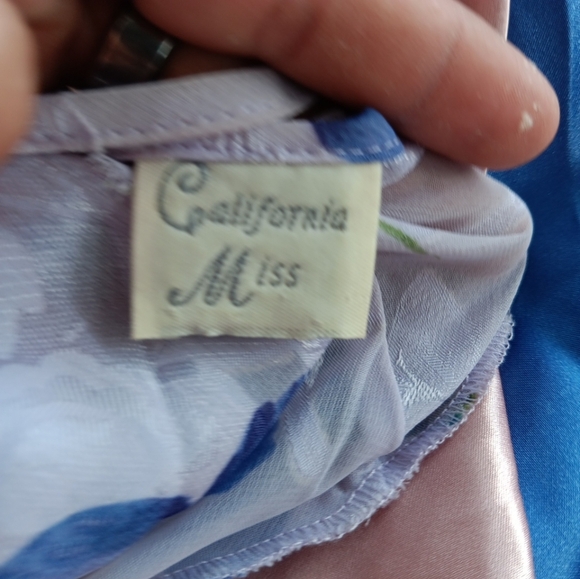 90s California Miss Floral Chemise with Blue and Green Accentsli - Picture 3 of 3